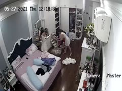 看看富豪的奢靡生活，三个老婆两个佣人 想操谁就操谁